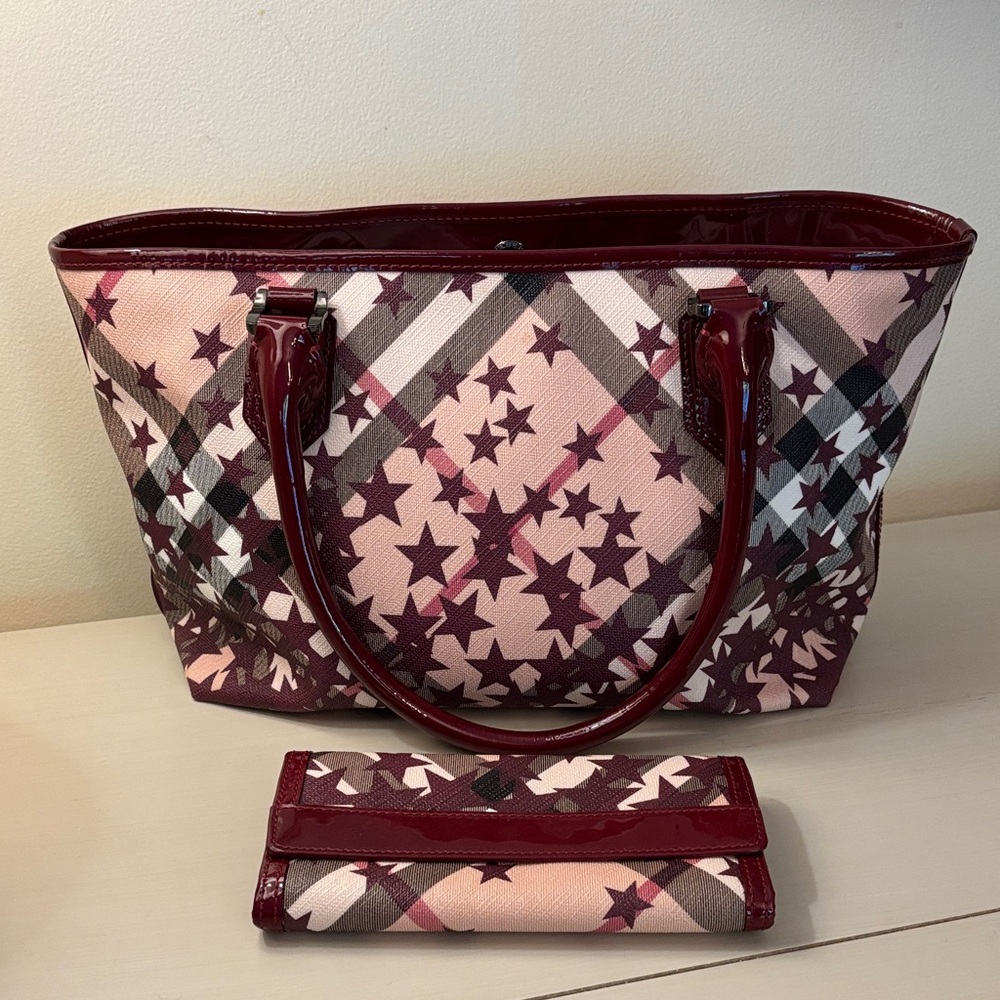 BURBERRY TOTE AND WALLET BUNDLE